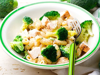 Pasta con broccoli e arrosto di tacchnio