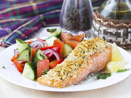 Salmone in crosta di nocciole