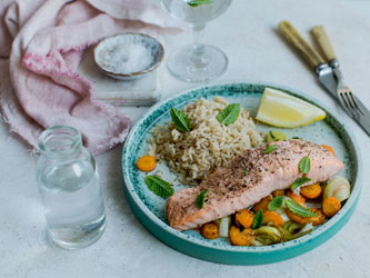 Saumon citronné avec carottes et poireaux