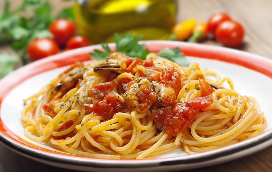 Spaghetti with Clams and Tomatoes