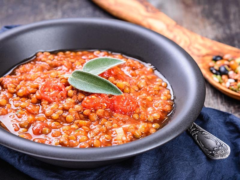 Lenticchie stufate con salsa di pomodoro