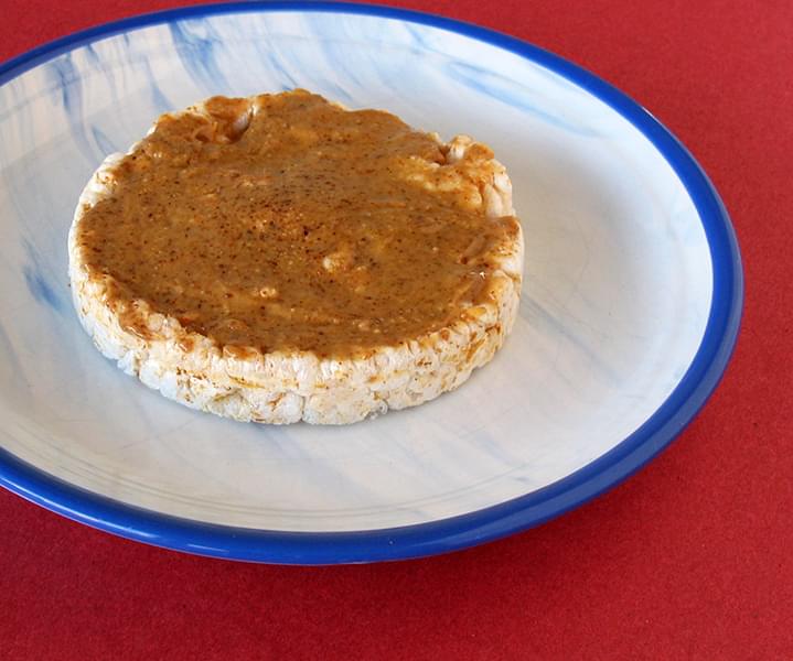 Rice cake & Almond butter spread
