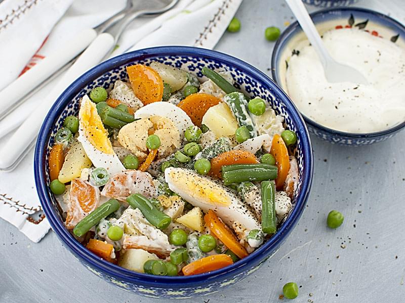 Vegetable and Egg Salad with a Creamy Dressing