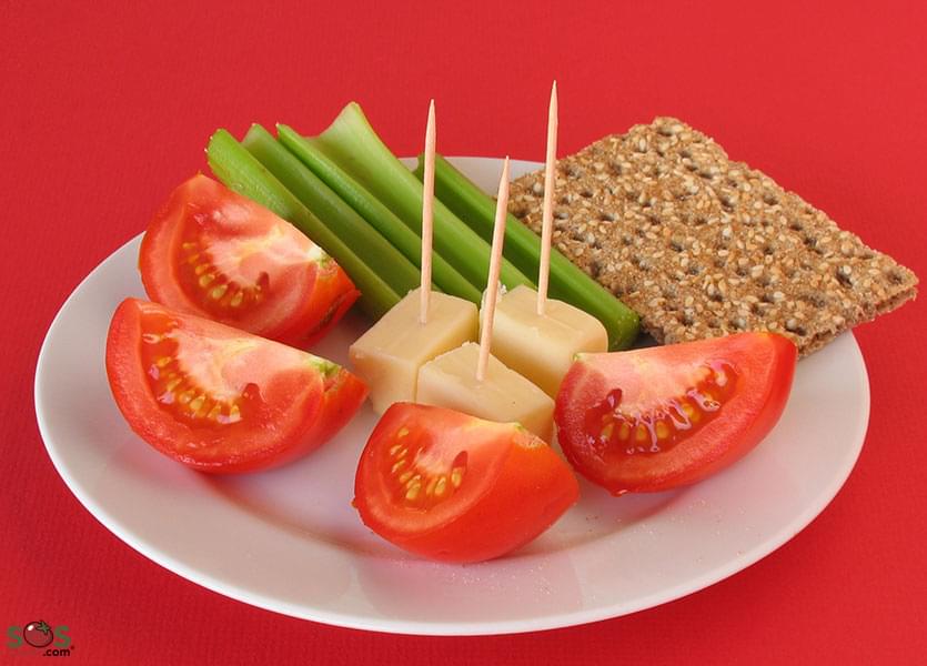 Crudités et fromage végan