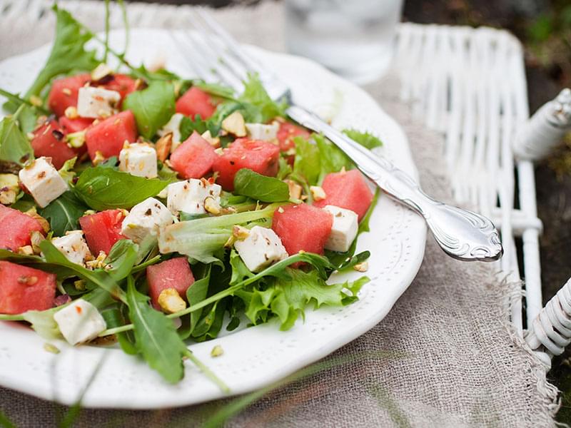 Salade de melon d'eau et roquette au chèvre