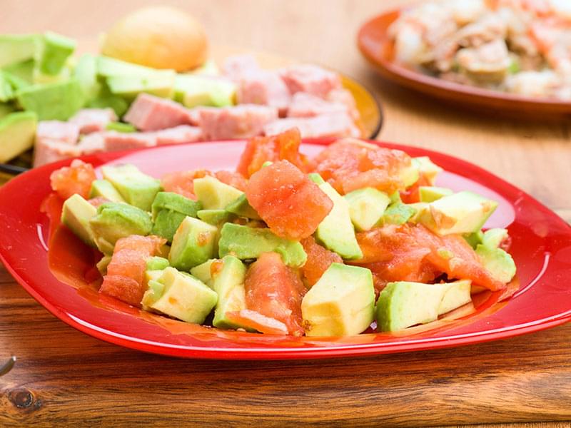Insalata di pomodori e avocado