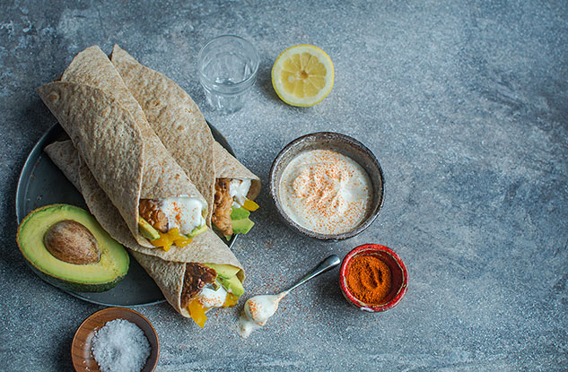 Wrap de tempeh, poivrons et avocat