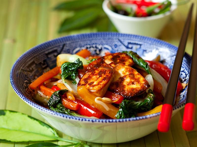 Sauté rapido di tofu e verdure