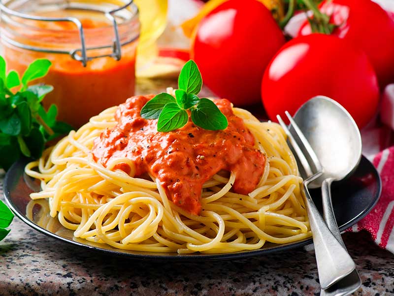 Spaghetti with Rosy-red Sauce