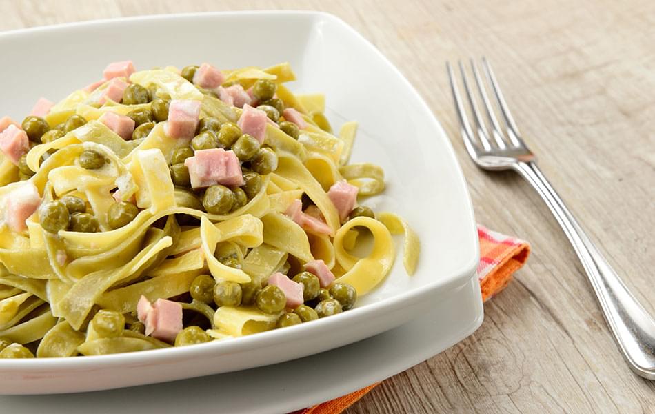 Fettuccine with Ham and Peas