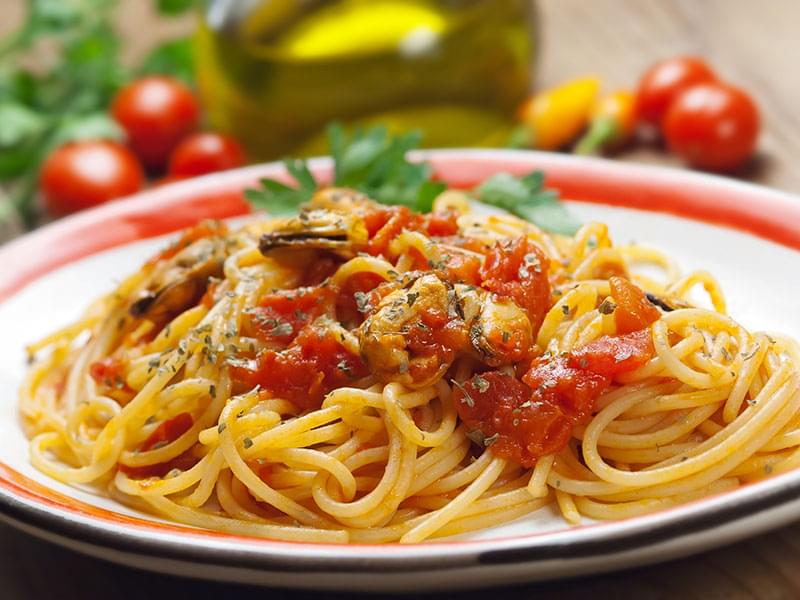 Spaghetti with Clams and Tomatoes